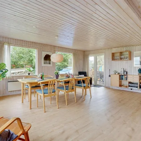 Holiday home Sigurd - 20m From The Sea By Interhome Middelfart